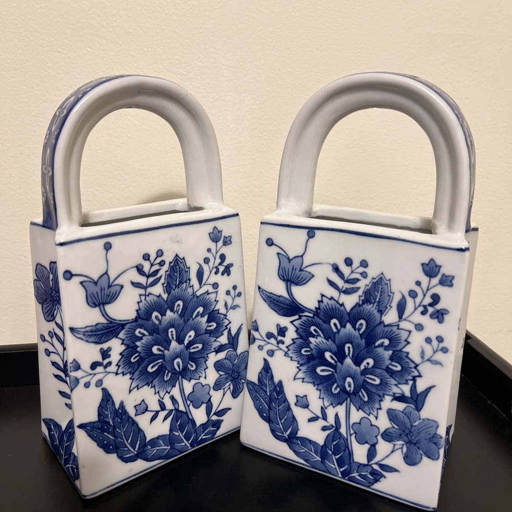 2 Formalities By Baum Bros Cobalt Blue&White Porcelain Shopping Bag Vase 9.5"